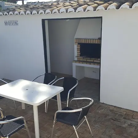 Будинок відпочинку Com Piscina A 15o Metros Da Praia *